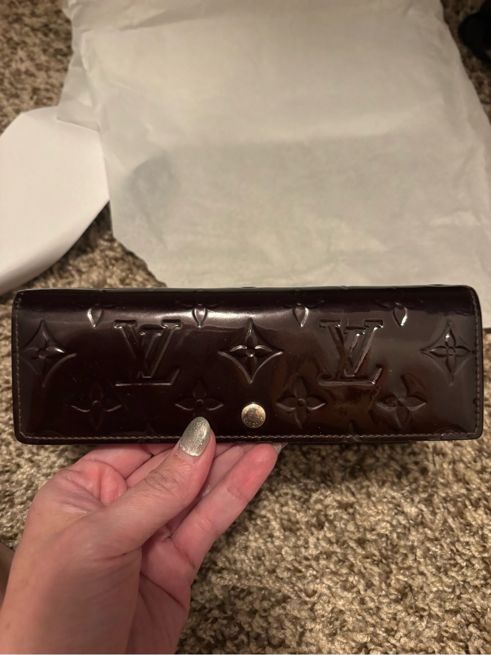 Louis Vuitton Amarante Vernis Patent Monogram Sara Envelope Wallet - Picture 10 of 14